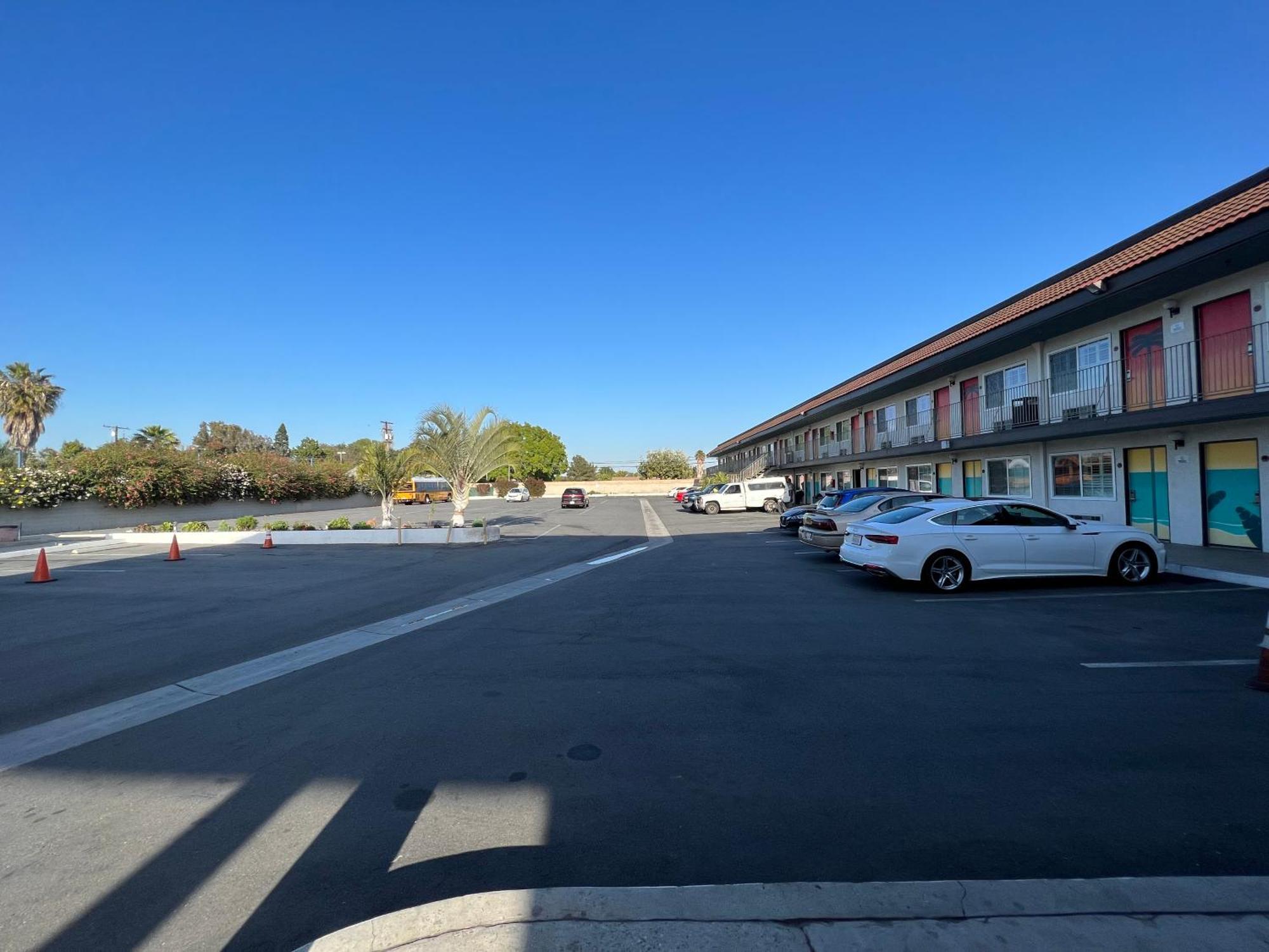 The Dixie Orange County Hotel Stanton Exterior foto