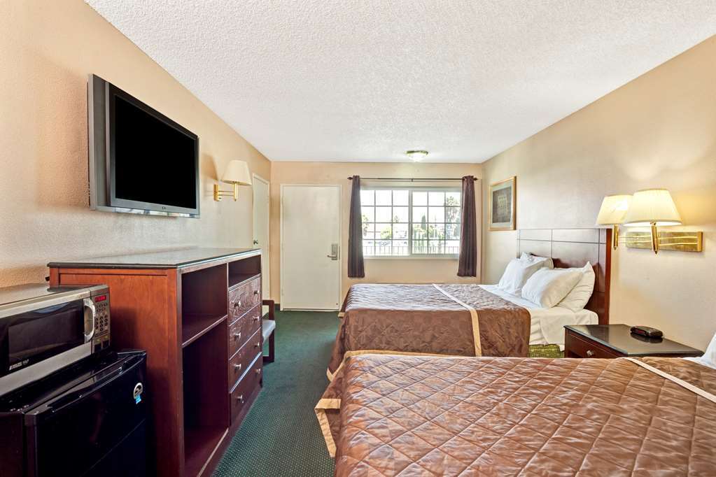 The Dixie Orange County Hotel Stanton Quarto foto